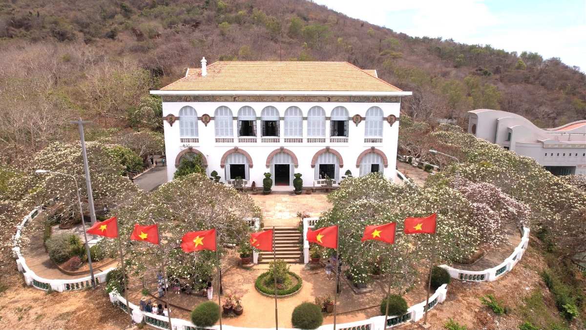 TOUR VŨNG TÀU 2 NGÀY 1 ĐÊM TOUR VŨNG TÀU 2 NGÀY 1 ĐÊM