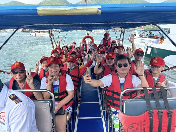 CÔNG TY TNHH HÀNH TRÌNH HAY TRAVEL