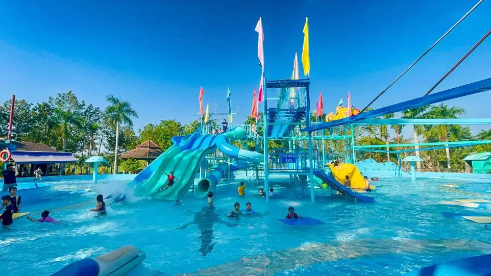 (C12) 11. ĐỊA ĐẠO CỦ CHI – CÔNG VIÊN NƯỚC CỦ CHI (C12) 11. ĐỊA ĐẠO CỦ CHI – CÔNG VIÊN NƯỚC CỦ CHI