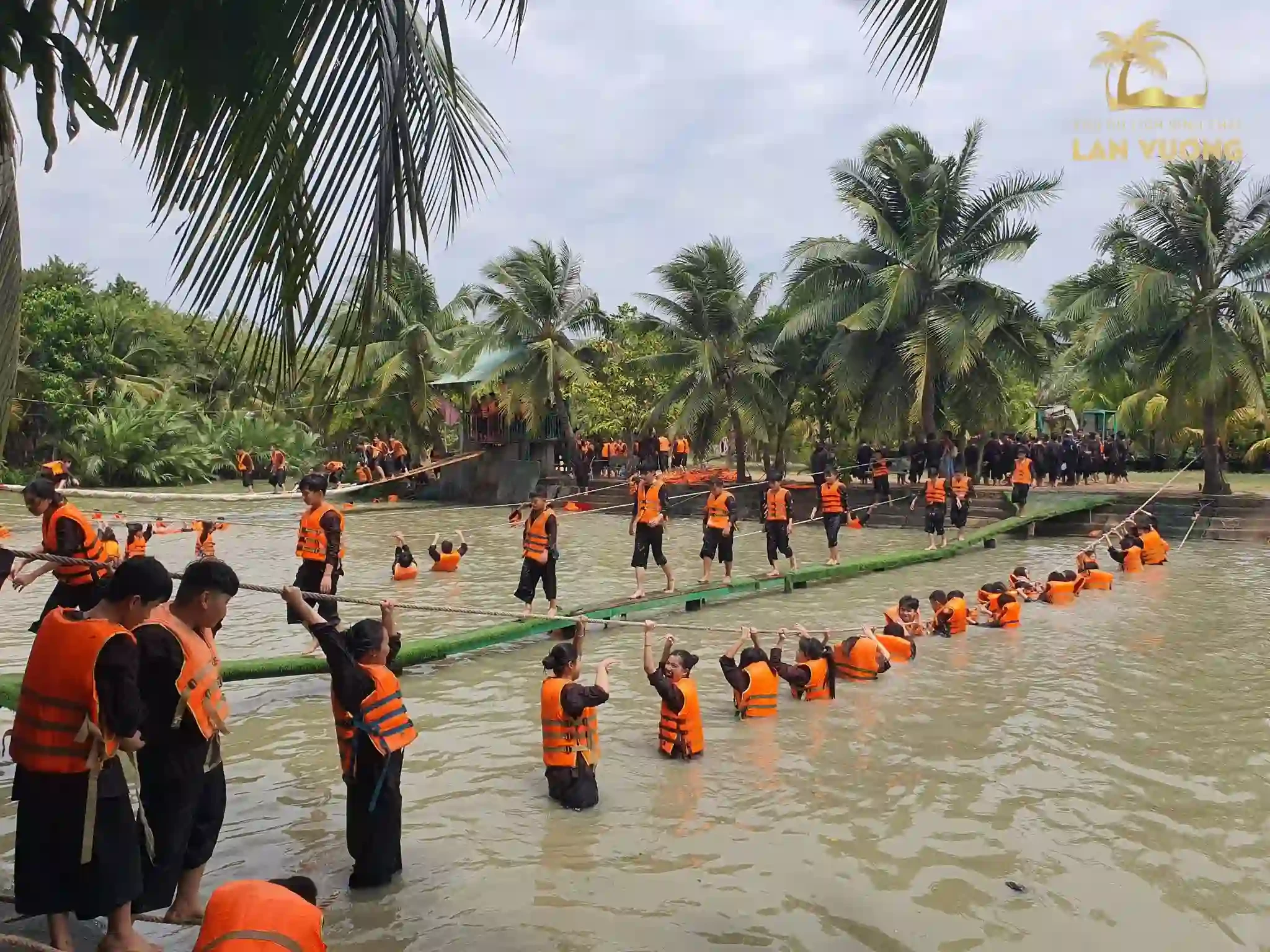 (C12) 16. KHU LƯU NIỆM NGUYỄN THỊ ĐỊNH - KDL LAN VƯƠNG